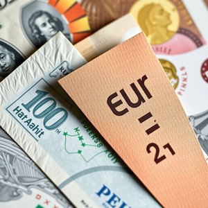 فهم واستخدام عبارة الاسم: Local Currency (العملة المحلية) في اللغة الإنجليزية