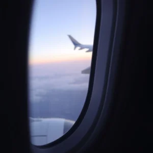 İsim Öbeği Kullanımı ve Anlamı: 'a window seat' Rehberi