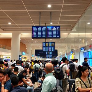 理解和使用英语名词短语：the departure lounge完全指南