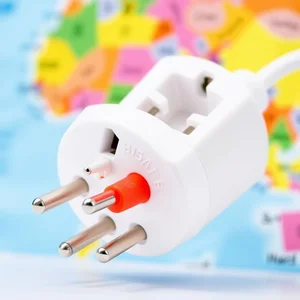 名詞句「a travel adapter」の理解と使い方：意味、用法、文法ミス