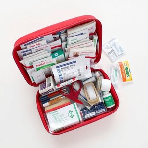 Понимание и использование a first-aid kit: значение, грамматика
