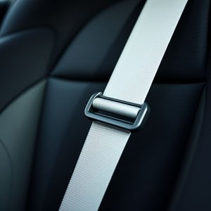 İsim Grubu Anlama: a seat belt Ne Anlama Gelir ve Nasıl Kullanılır?
