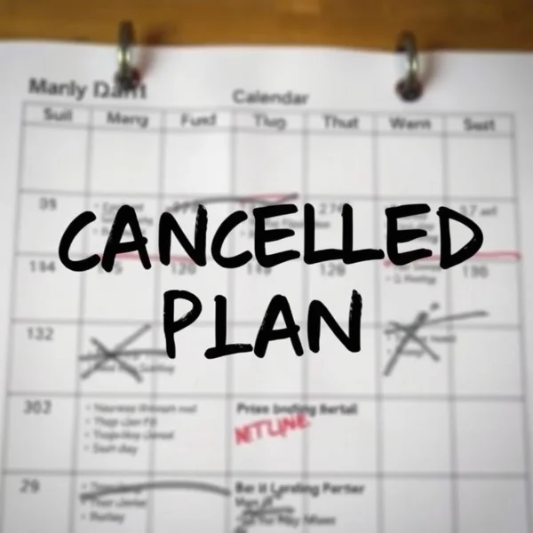 Image illustrating plans that did not materialize, representing the phrasal verb fall through